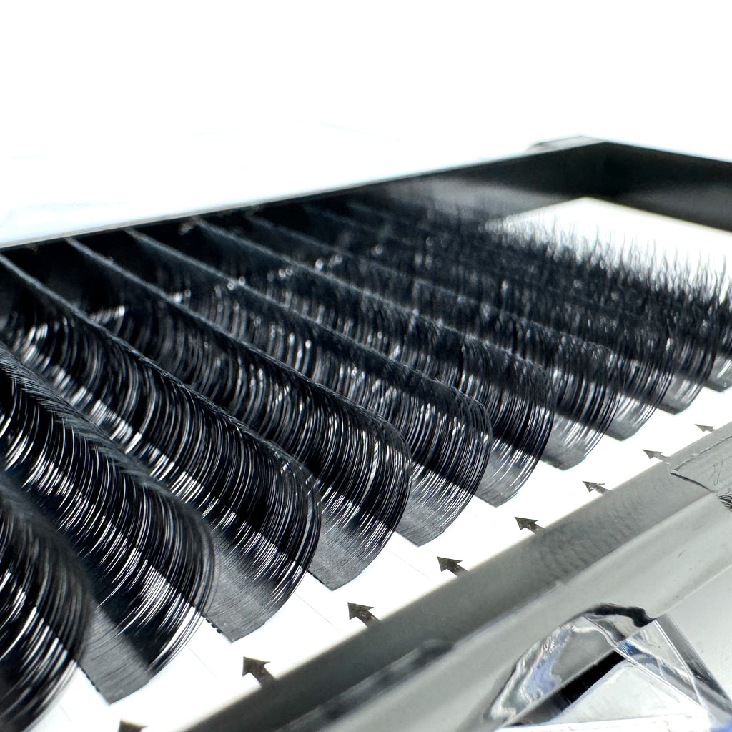 Elevate your beauty business with a wholesale supply of 0.03 CC Curl individual eyelashes. Bulk purchase options for lash professionals and technicians looking for premium eyelash extensions.  Mejore su negocio de belleza con un suministro mayorista de pestañas individuales 0.03 CC Curl. Opciones de compra al por mayor para profesionales y técnicos de pestañas que buscan extensiones de pestañas premium.