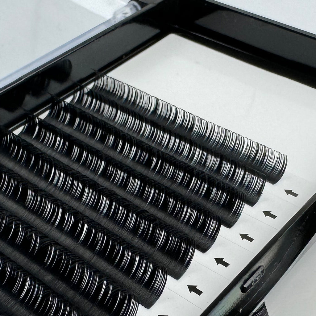 Secure a bulk supply of 0.07 D Curl individual eyelashes for lash professionals and technicians. Wholesale orders available for eyelash extensions to elevate your beauty business. Asegure un suministro a granel de pestañas individuales 0.07 D Curl para profesionales y técnicos de pestañas. Pedidos al por mayor disponibles de extensiones de pestañas para elevar su negocio de belleza.